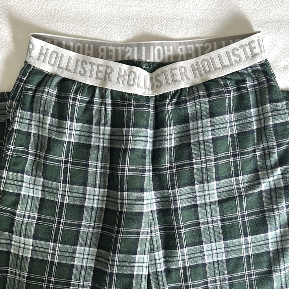 Hollister Green and Navy Plaid Pajama / Lounge Bottoms
